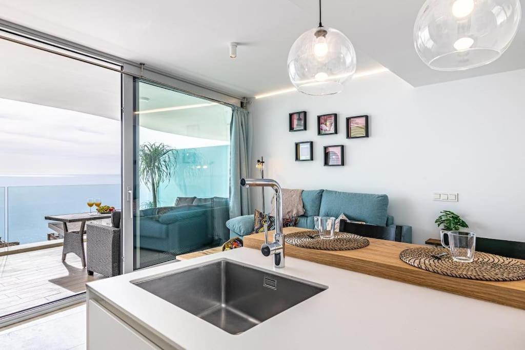 Beachfront Paradise With Spectacular Sea View Apartamento Fuengirola
